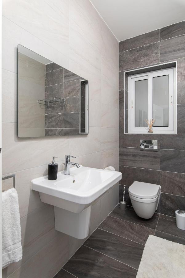 Spacious, Modern & Cosy 2 Bedroom 2 Bathroom Apartment - St. Julians Saint Julian's Eksteriør bilde